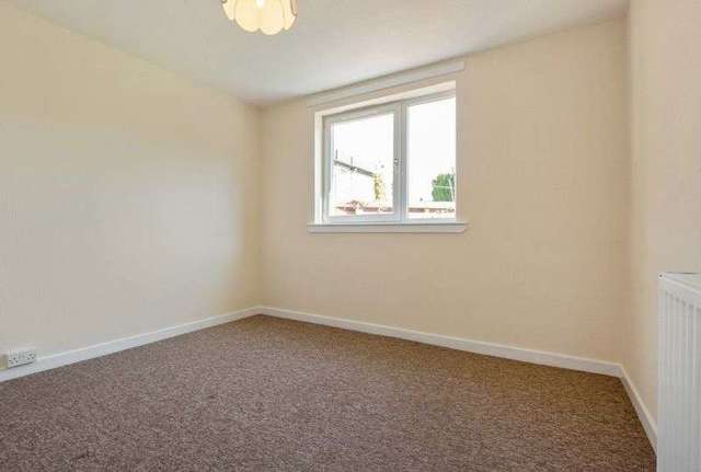  Image of 1 bedroom Flat for sale in Aberdour Crescent Dunfermline KY11 at Aberdour Crescent  Dunfermline, KY11 4QU