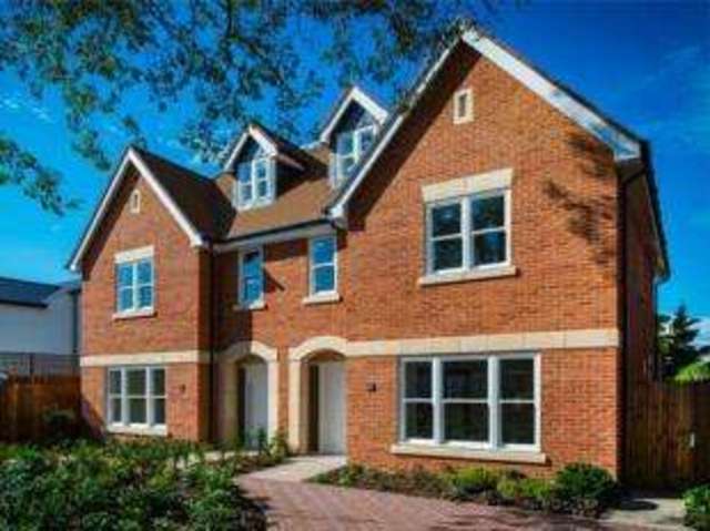  Image of 4 bedroom Semi-Detached house for sale in Acacia Road Hampton TW12 at Acacia Road Hampton Hampton, TW12 3DS
