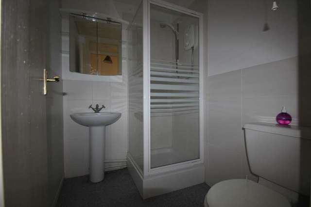  Image of 1 bedroom Flat to rent in Adams Crescent Torpoint PL11 at Adams Crescent  Torpoint, PL11 2DP
