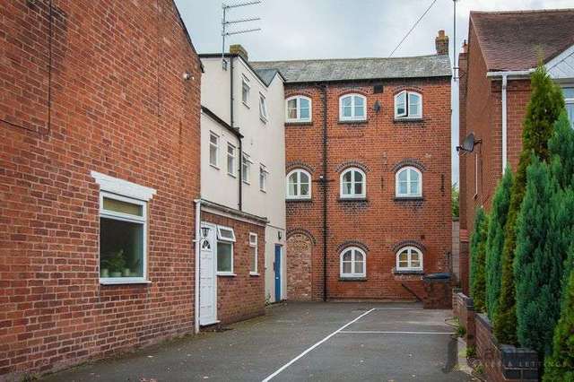  Image of 2 bedroom Flat to rent in Alcester Road Studley B80 at Alcester Road  Studley, B80 7NP