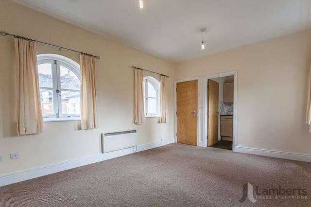  Image of 2 bedroom Flat to rent in Alcester Road Studley B80 at Alcester Road  Studley, B80 7NP