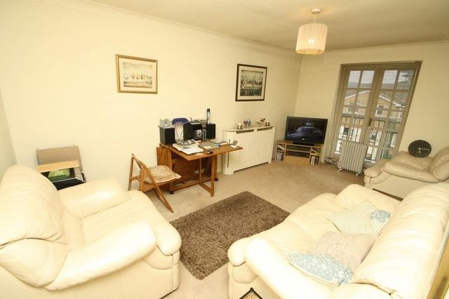  Image of 1 bedroom Flat for sale in Alexandra Park Queen Alexandra Road High Wycombe HP11 at Alexandra Park, Queen Alexandra Road  High Wycombe, HP11 2HJ