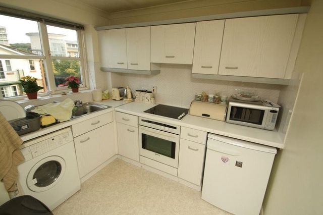  Image of 1 bedroom Flat for sale in Alexandra Park Queen Alexandra Road High Wycombe HP11 at Alexandra Park, Queen Alexandra Road  High Wycombe, HP11 2HJ