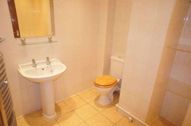  Image of 2 bedroom Flat to rent in High Street Alton GU34 at High Street  Alton, GU34 1ET