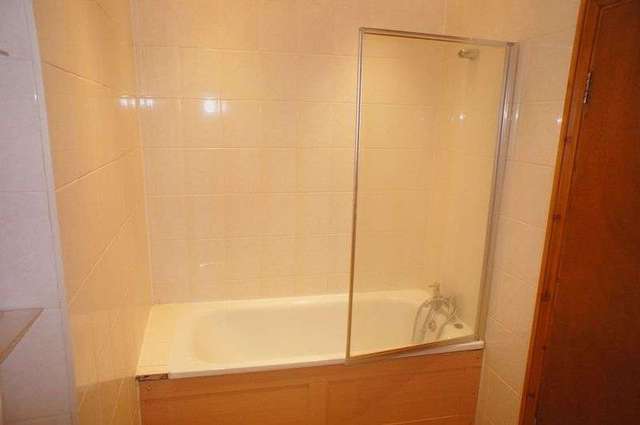  Image of 2 bedroom Flat to rent in High Street Alton GU34 at High Street  Alton, GU34 1ET