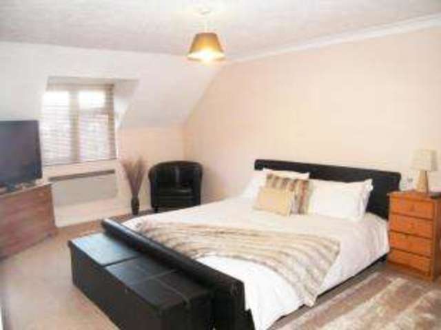  Image of 2 bedroom Flat for sale in York Mews Alton GU34 at Alton Hampshire Alton, GU34 1JD