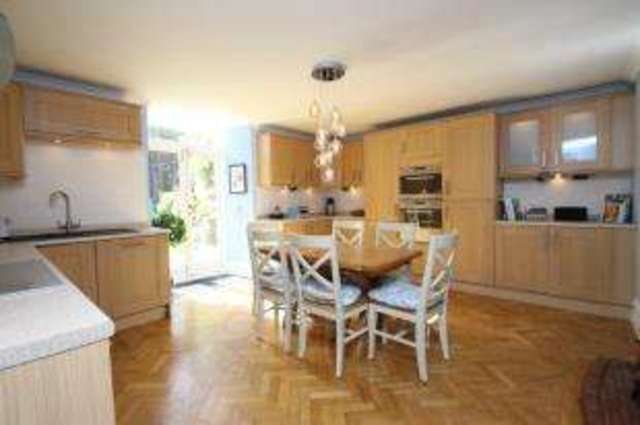  Image of 3 bedroom Flat for sale in Arnot Hill Falkirk FK1 at Falkirk Stirlingshire Falkirk, FK1 5RZ
