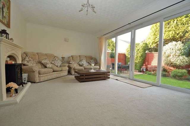  Image of 3 bedroom Detached house for sale in Ashton Close Clevedon BS21 at Ashton Close  Clevedon, BS21 7UT