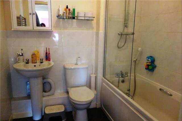  Image of 2 bedroom Flat to rent in Aster Way Cambridge CB4 at Cambridge, CB4 2XR