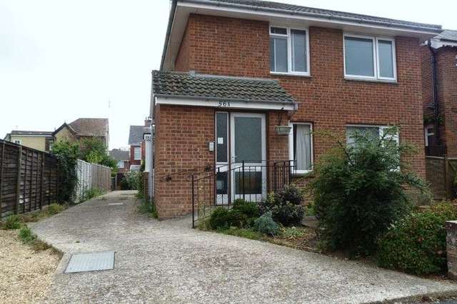  Image of 2 bedroom Flat to rent in Avondale Road Newport PO30 at Avondale Road  Newport, PO30 1HE