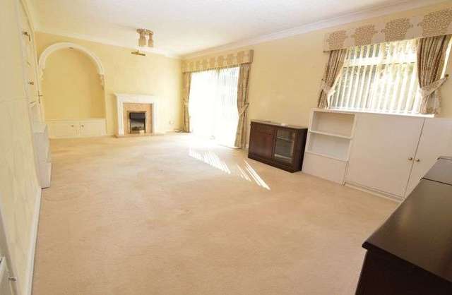  Image of 2 bedroom Flat for sale in Bantry Close Sheldon Birmingham B26 at Bantry Close Sheldon Birmingham, B26 3LR