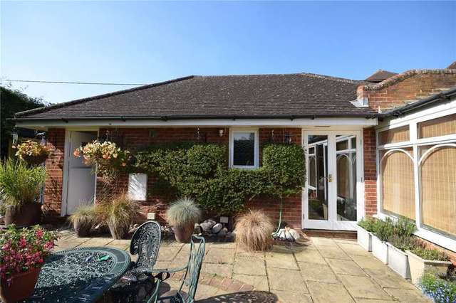  Image of 1 bedroom Studio flat to rent in Barkham Ride Finchampstead Wokingham RG40 at Finchampstead Wokingham Finchampstead, RG40 4ET