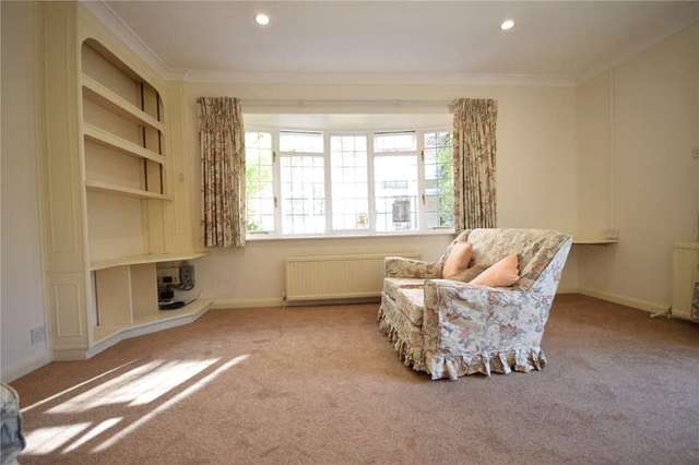  Image of 1 bedroom Studio flat to rent in Barkham Ride Finchampstead Wokingham RG40 at Finchampstead Wokingham Finchampstead, RG40 4ET