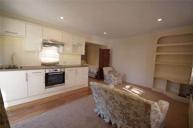  Image of 1 bedroom Studio flat to rent in Barkham Ride Finchampstead Wokingham RG40 at Finchampstead Wokingham Finchampstead, RG40 4ET