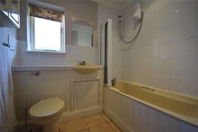  Image of 1 bedroom Studio flat to rent in Barkham Ride Finchampstead Wokingham RG40 at Finchampstead Wokingham Finchampstead, RG40 4ET