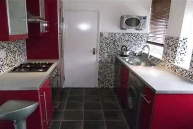  Image of 3 bedroom Detached house to rent in Duke Road Ilford IG6 at Barkingside, IG6 1NJ