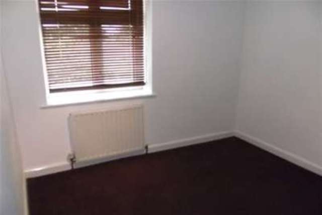  Image of 3 bedroom Detached house to rent in Duke Road Ilford IG6 at Barkingside, IG6 1NJ