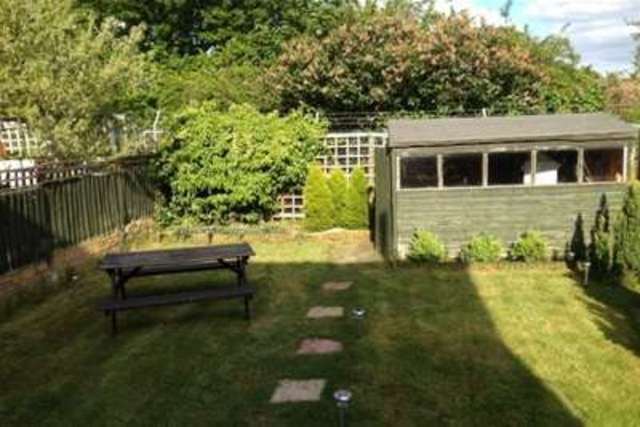  Image of 3 bedroom Detached house to rent in Duke Road Ilford IG6 at Barkingside, IG6 1NJ