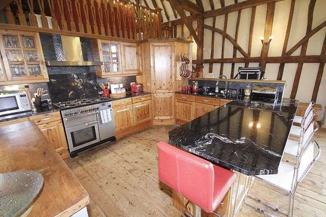  Image of 4 bedroom Property for sale in Grange Farm Close Barton-Le-Clay Bedford MK45 at Grange Farm Close Barton-le-Clay Barton-le-Clay, MK45 4RS