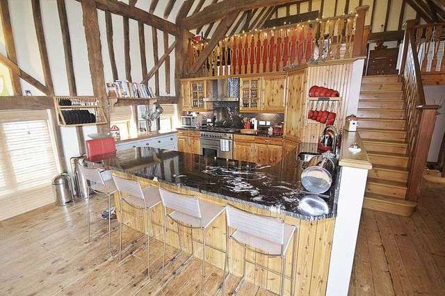  Image of 4 bedroom Property for sale in Grange Farm Close Barton-Le-Clay Bedford MK45 at Grange Farm Close Barton-le-Clay Barton-le-Clay, MK45 4RS