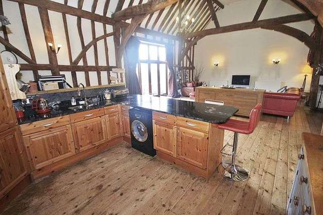  Image of 4 bedroom Property for sale in Grange Farm Close Barton-Le-Clay Bedford MK45 at Grange Farm Close Barton-le-Clay Barton-le-Clay, MK45 4RS