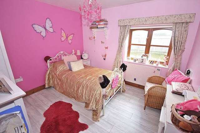 Image of 4 bedroom Property for sale in Grange Farm Close Barton-Le-Clay Bedford MK45 at Grange Farm Close Barton-le-Clay Barton-le-Clay, MK45 4RS