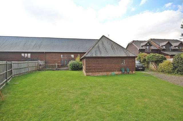  Image of 4 bedroom Property for sale in Grange Farm Close Barton-Le-Clay Bedford MK45 at Grange Farm Close Barton-le-Clay Barton-le-Clay, MK45 4RS
