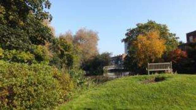  Image of 4 bedroom Terraced house for sale in Baxendale London N20 at Whetstone  Whetstone, N20 0EG