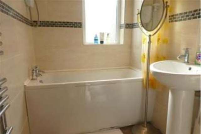 Image of 2 bedroom Bungalow to rent in Bilston Road Tipton DY4 at Tipton, DY4 0BY