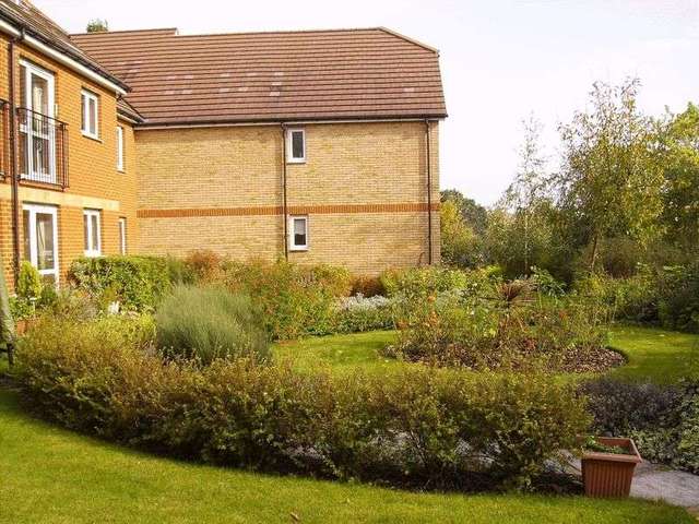  Image of 1 bedroom Retirement Property for sale in Watford Road Wembley HA0 at 152 Watford Road  Wembley, HA0 3FE