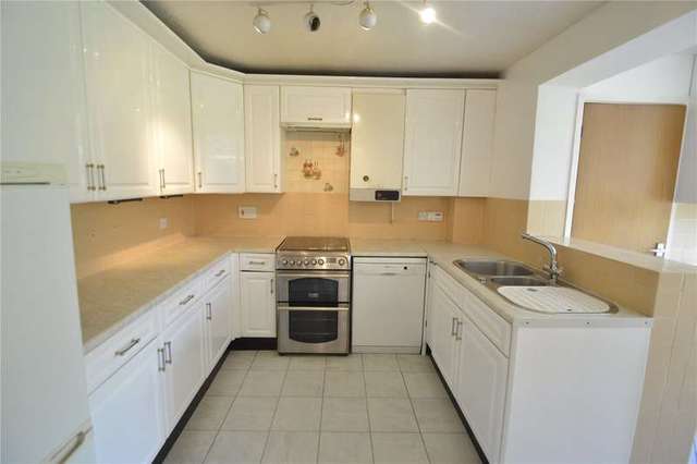  Image of 3 bedroom Detached house to rent in Bissley Drive Maidenhead SL6 at Maidenhead Berkshire Woodlands Park, SL6 3UX