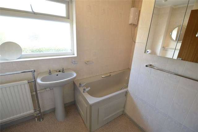  Image of 3 bedroom Detached house to rent in Bissley Drive Maidenhead SL6 at Maidenhead Berkshire Woodlands Park, SL6 3UX