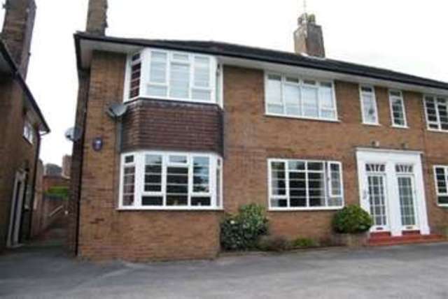  Image of 2 bedroom Flat to rent in Brampton Newcastle-under-Lyme ST5 at Newcastle, ST5 0QR