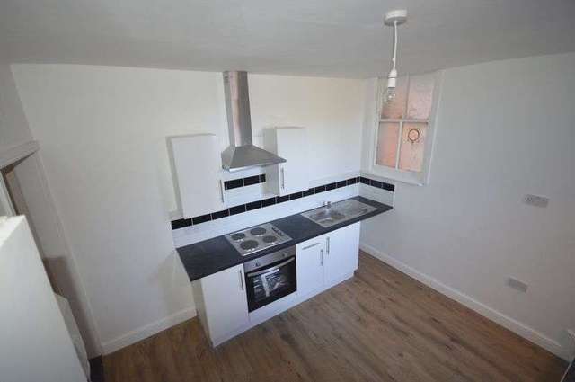 Image of 1 bedroom Flat to rent in Clarendon Park Road Leicester LE2 at Clarendon Park Road  Leicester, LE2 3AH