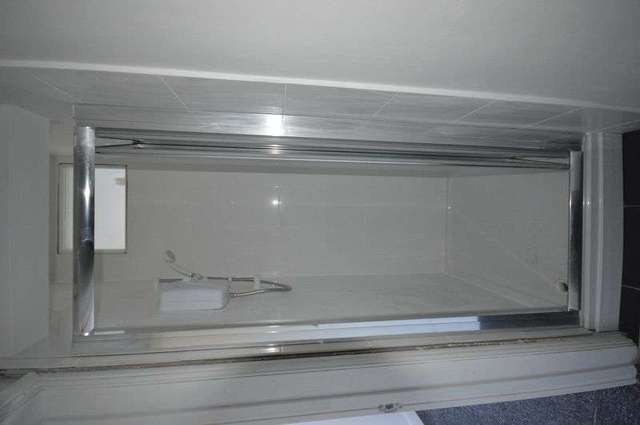  Image of 1 bedroom Flat to rent in Clarendon Park Road Leicester LE2 at Clarendon Park Road  Leicester, LE2 3AH