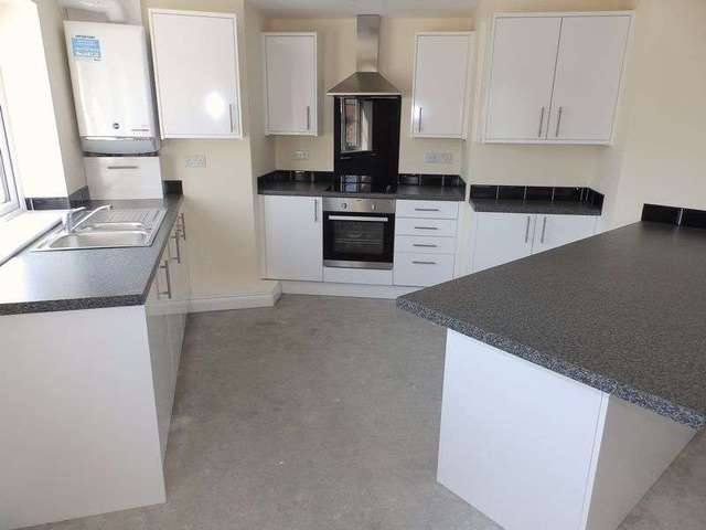  Image of 2 bedroom Flat to rent in Brasenose Avenue Gorleston Great Yarmouth NR31 at Brasenose Avenue Gorleston Great Yarmouth, NR31 7EL