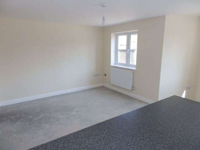  Image of 2 bedroom Flat to rent in Brasenose Avenue Gorleston Great Yarmouth NR31 at Brasenose Avenue Gorleston Great Yarmouth, NR31 7EL
