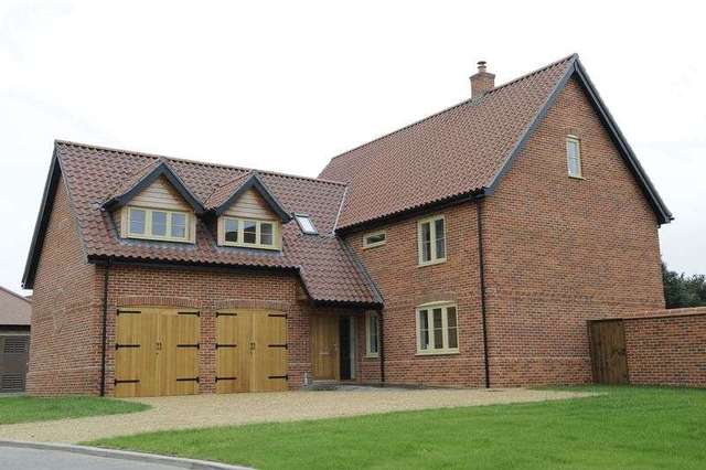  Image of 5 bedroom Detached house for sale in Old Farm Road Beccles NR34 at Old Farm Road  Beccles, NR34 9RW