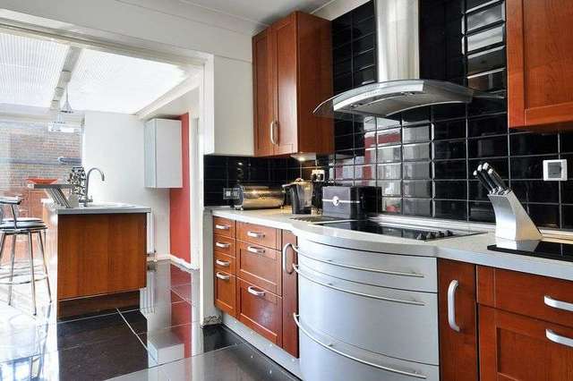  Image of 4 bedroom Detached house for sale in Broadview Gardens Worthing BN13 at Broadview Gardens  Worthing, BN13 3DZ