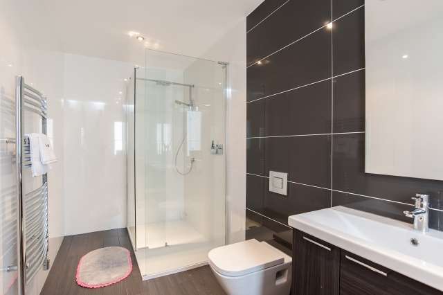  Image of 5 bedroom Property for sale in Broomcroft Road Newton Mearns Glasgow G77 at Newton Mearns, G77 5ER