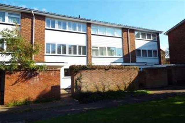  Image of 4 bedroom Terraced house to rent in Buckingham Avenue West Molesey KT8 at West Molesey, KT8 1TG