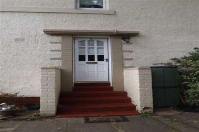  Image of 2 bedroom Flat to rent in Calderpark Street Lochwinnoch PA12 at Lochwinnoch, PA12 4AT