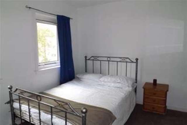  Image of 2 bedroom Flat to rent in Calderpark Street Lochwinnoch PA12 at Lochwinnoch, PA12 4AT