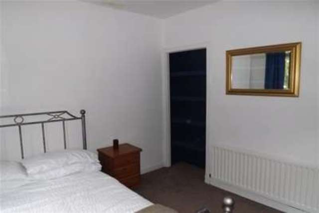  Image of 2 bedroom Flat to rent in Calderpark Street Lochwinnoch PA12 at Lochwinnoch, PA12 4AT