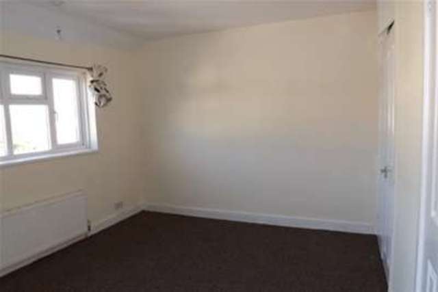  Image of 3 bedroom Detached house to rent in Cample Lane South Ockendon RM15 at South Ockendon, RM15 5RA