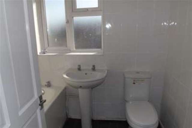  Image of 3 bedroom Detached house to rent in Cample Lane South Ockendon RM15 at South Ockendon, RM15 5RA