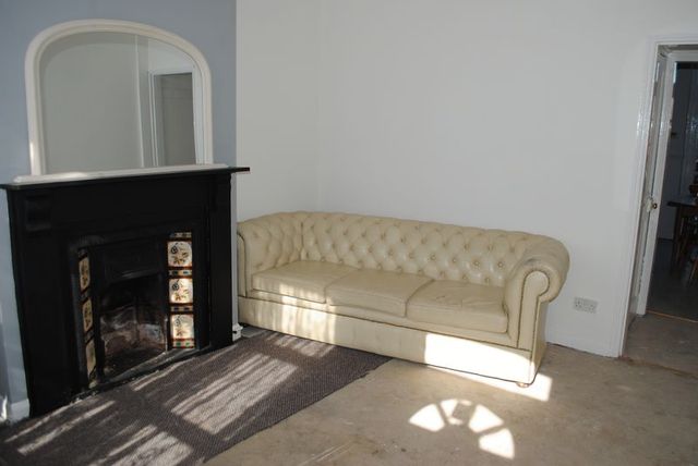  Image of 2 bedroom Terraced house for sale in Carlisle Street Gainsborough DN21 at Carlisle Street  Gainsborough, DN21 2HZ