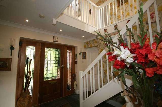  Image of 4 bedroom Detached house for sale in Castle Hill Road Totternhoe Dunstable LU6 at Totternhoe Beds. Church End, LU6 1RG