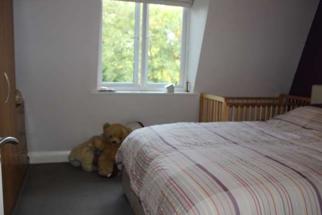  Image of 2 bedroom Apartment to rent in Castlebar Road London W5 at Castlebar Road  Ealing, W5 2DA