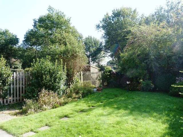  Image of 3 bedroom Semi-Detached house to rent in Old Fox Close Caterham CR3 at Old Fox Close  Caterham, CR3 5QU